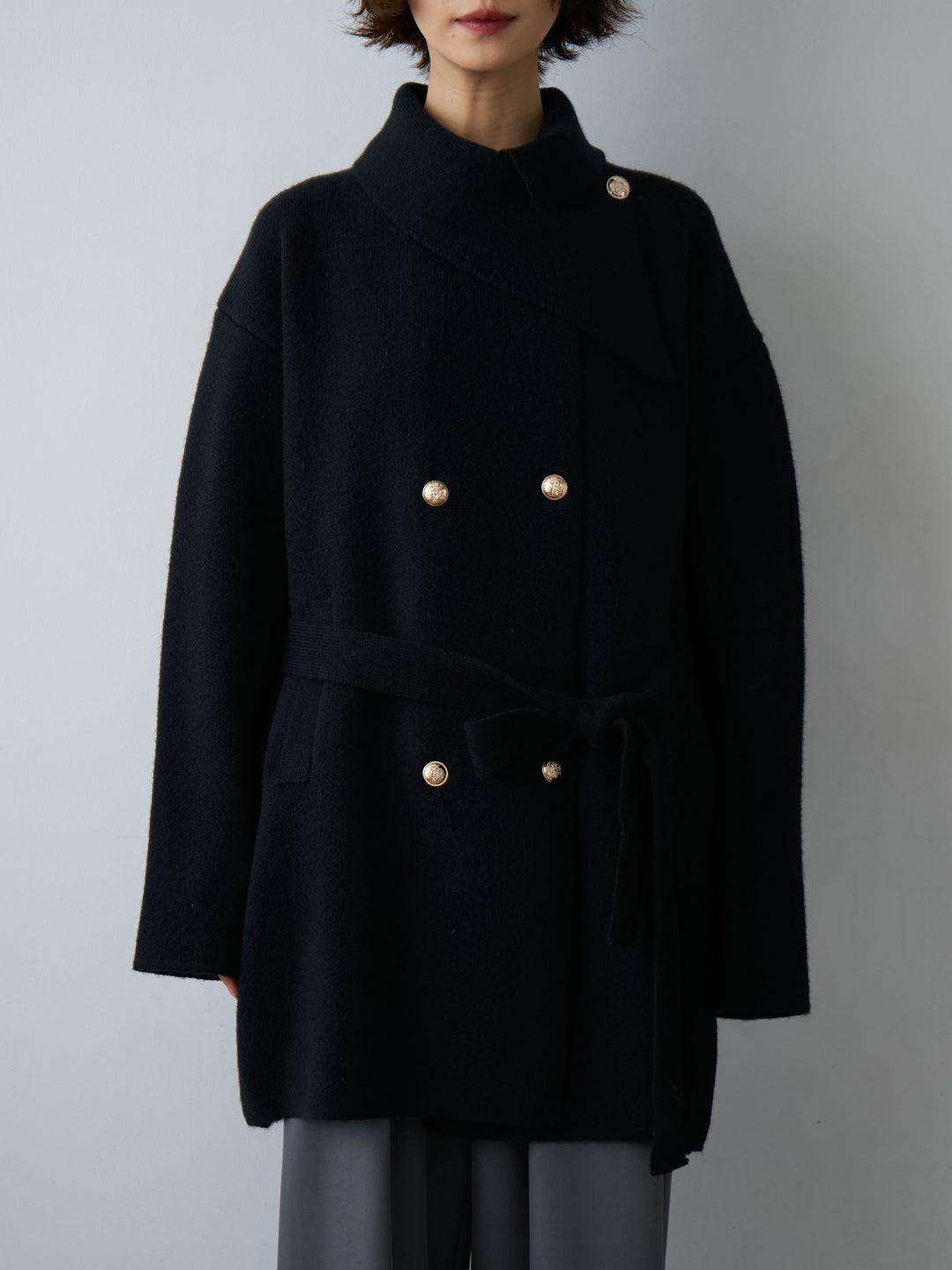 [予約]ゴールドボタンミディアムニットコート/black