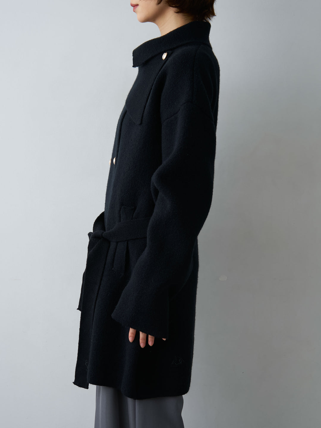 [予約]ゴールドボタンミディアムニットコート/black