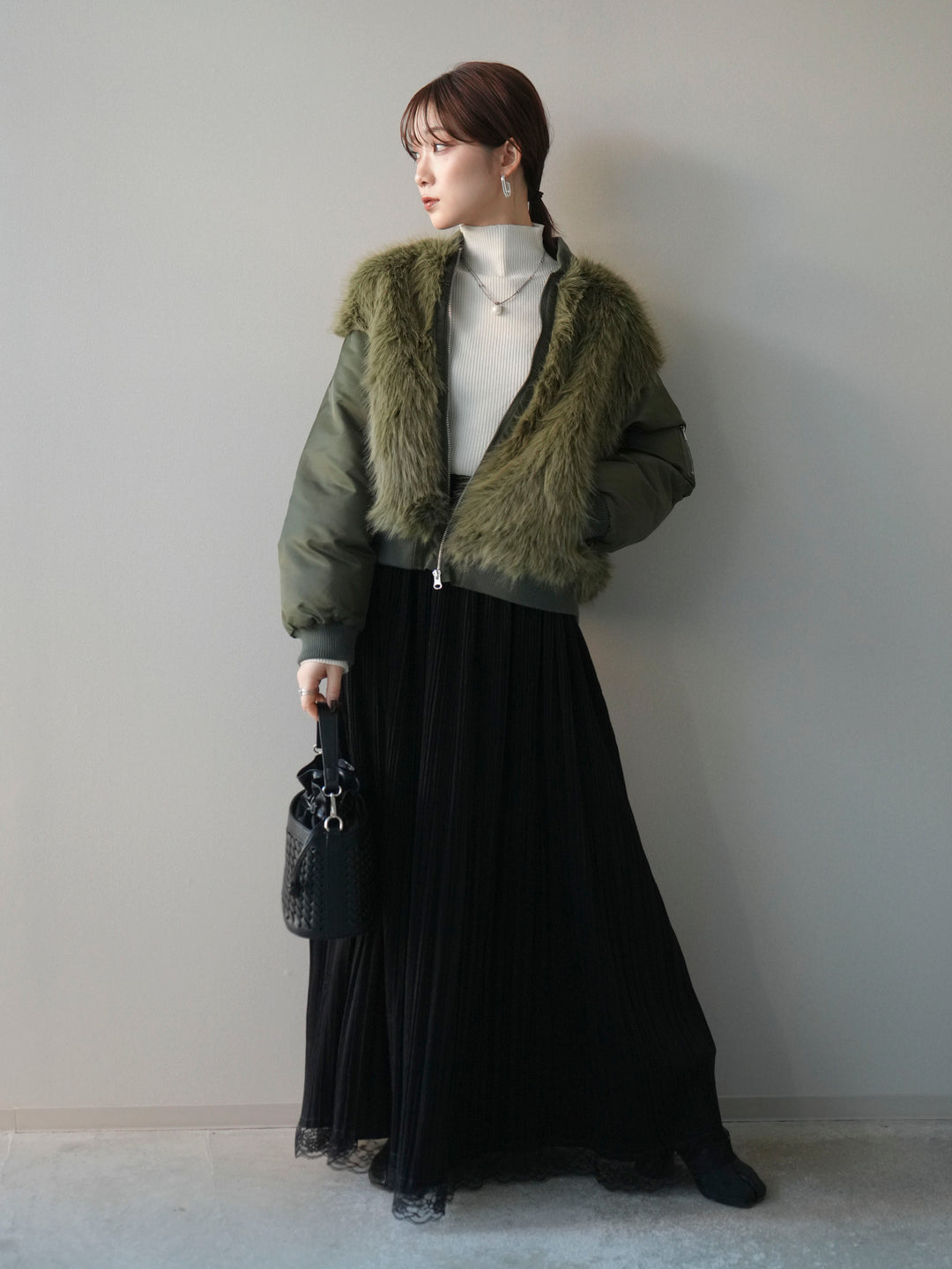 [SET]ファードッキングMA-1+袖ボタンボトルネックリブニットトップス+裾レーススウェードプリーツマキシスカート(3set)