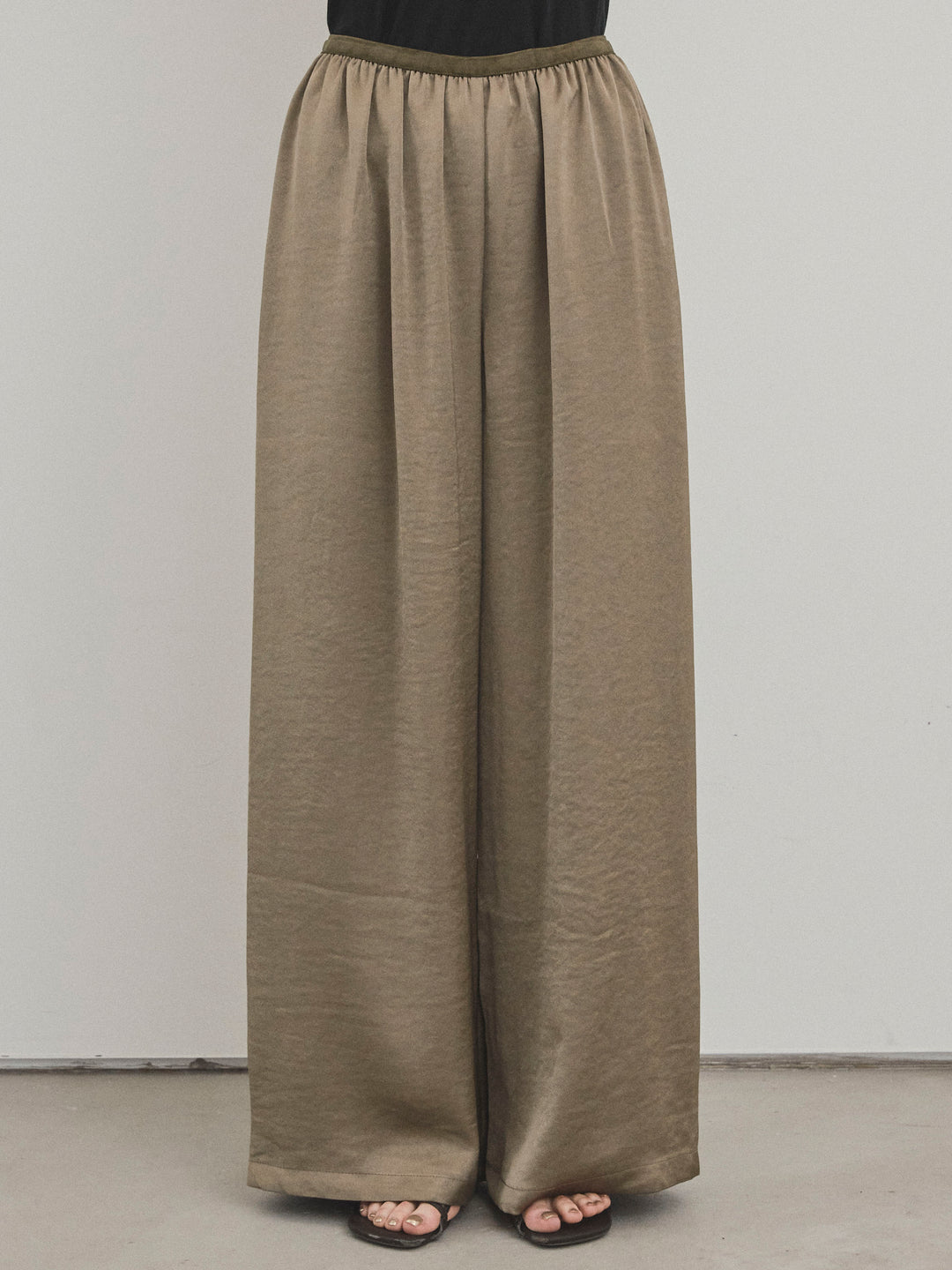 [予約]サテンイージーパンツ/カーキ