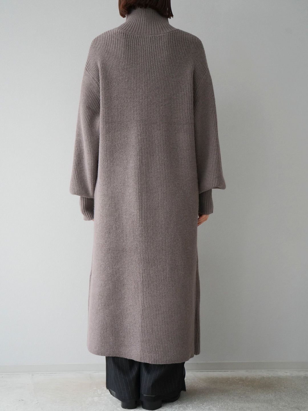 [予約]ハイネックニットロングカーディガン/モカ