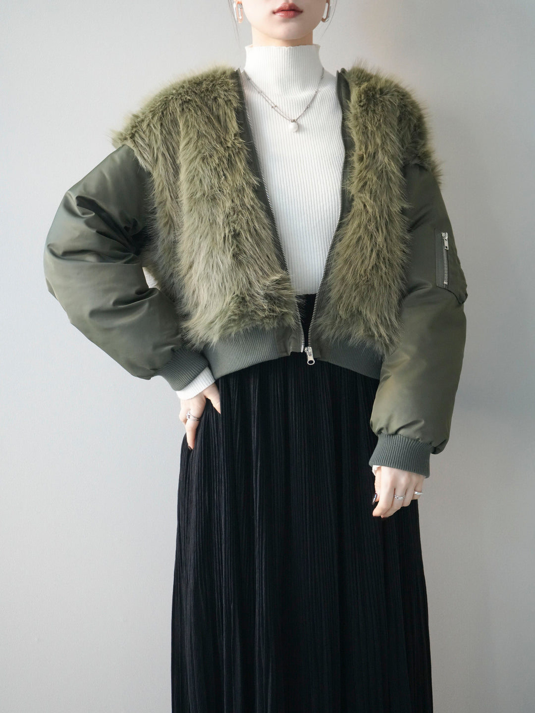 [SET]ファードッキングMA-1+袖ボタンボトルネックリブニットトップス+裾レーススウェードプリーツマキシスカート(3set)