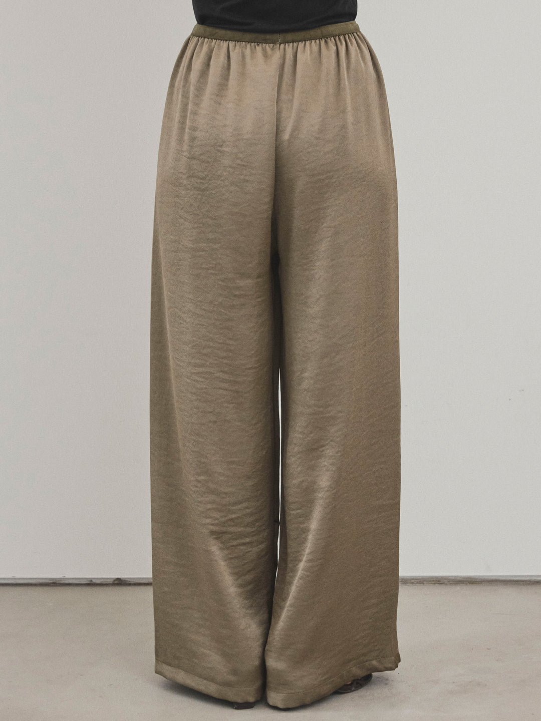 [予約]サテンイージーパンツ/カーキ