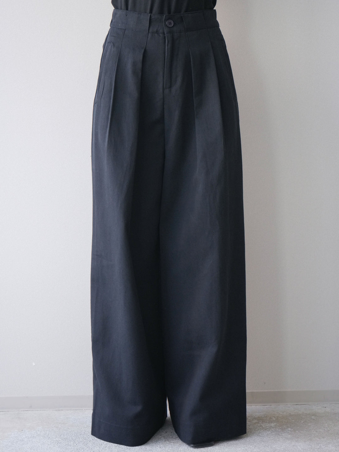 [予約]美シルエットタックワイドパンツ/black