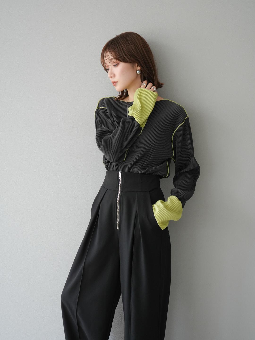 [予約]バイカラープリーツトップス/チャコール