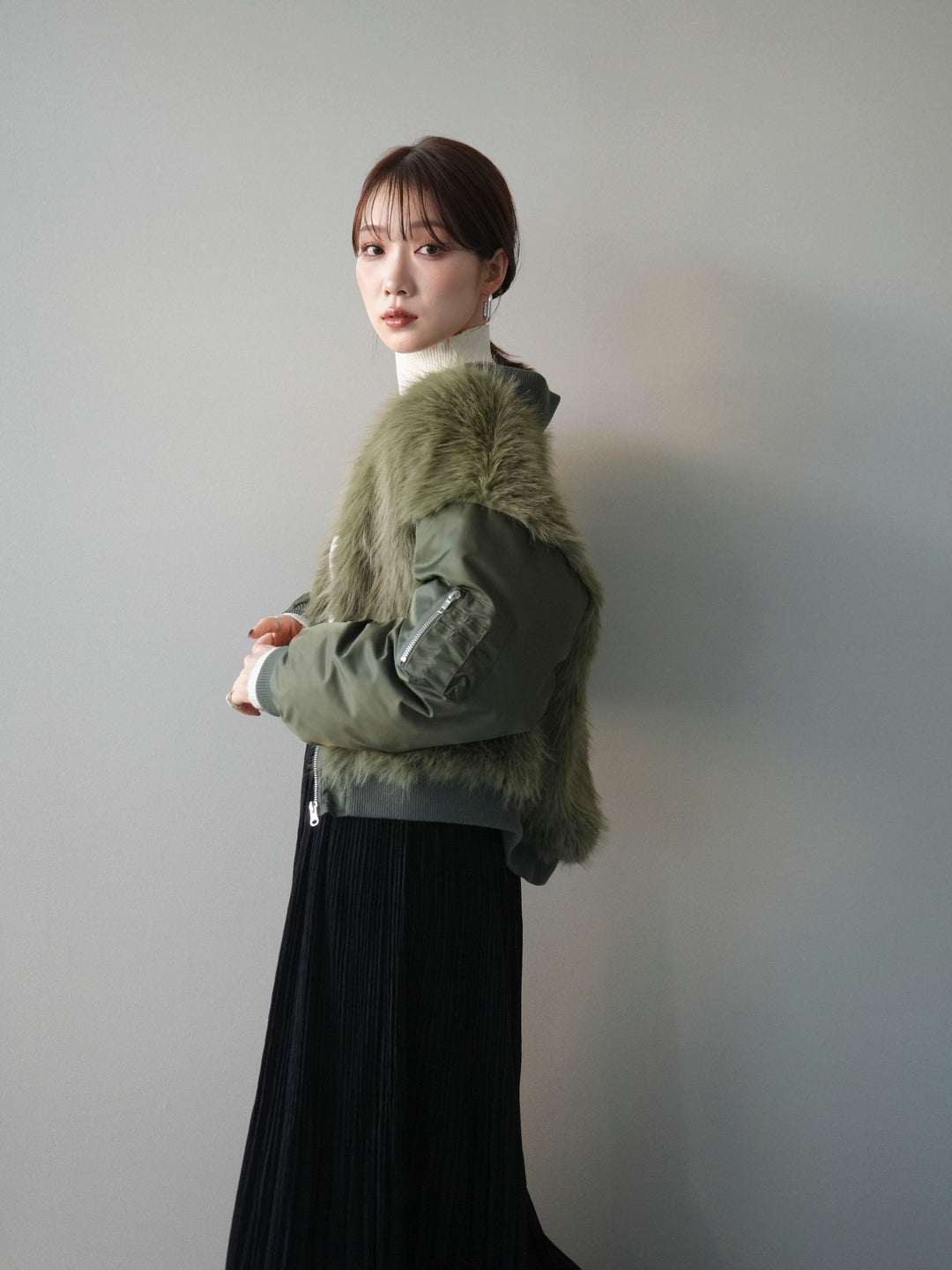 [SET]ファードッキングMA-1+袖ボタンボトルネックリブニットトップス+裾レーススウェードプリーツマキシスカート(3set)