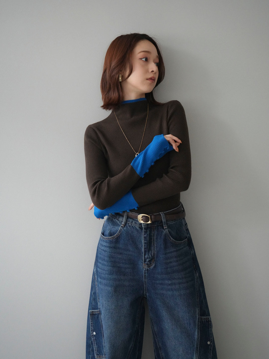 [SET]袖ボタンハイネック配色リブニットトップス+選べるアクセセット(2set)