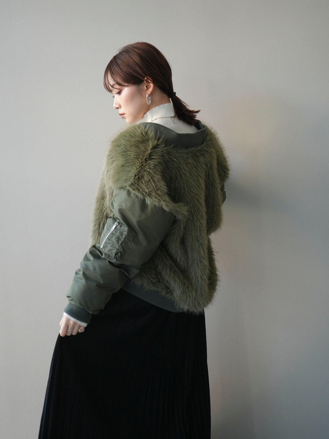 [SET]ファードッキングMA-1+袖ボタンボトルネックリブニットトップス+裾レーススウェードプリーツマキシスカート(3set)