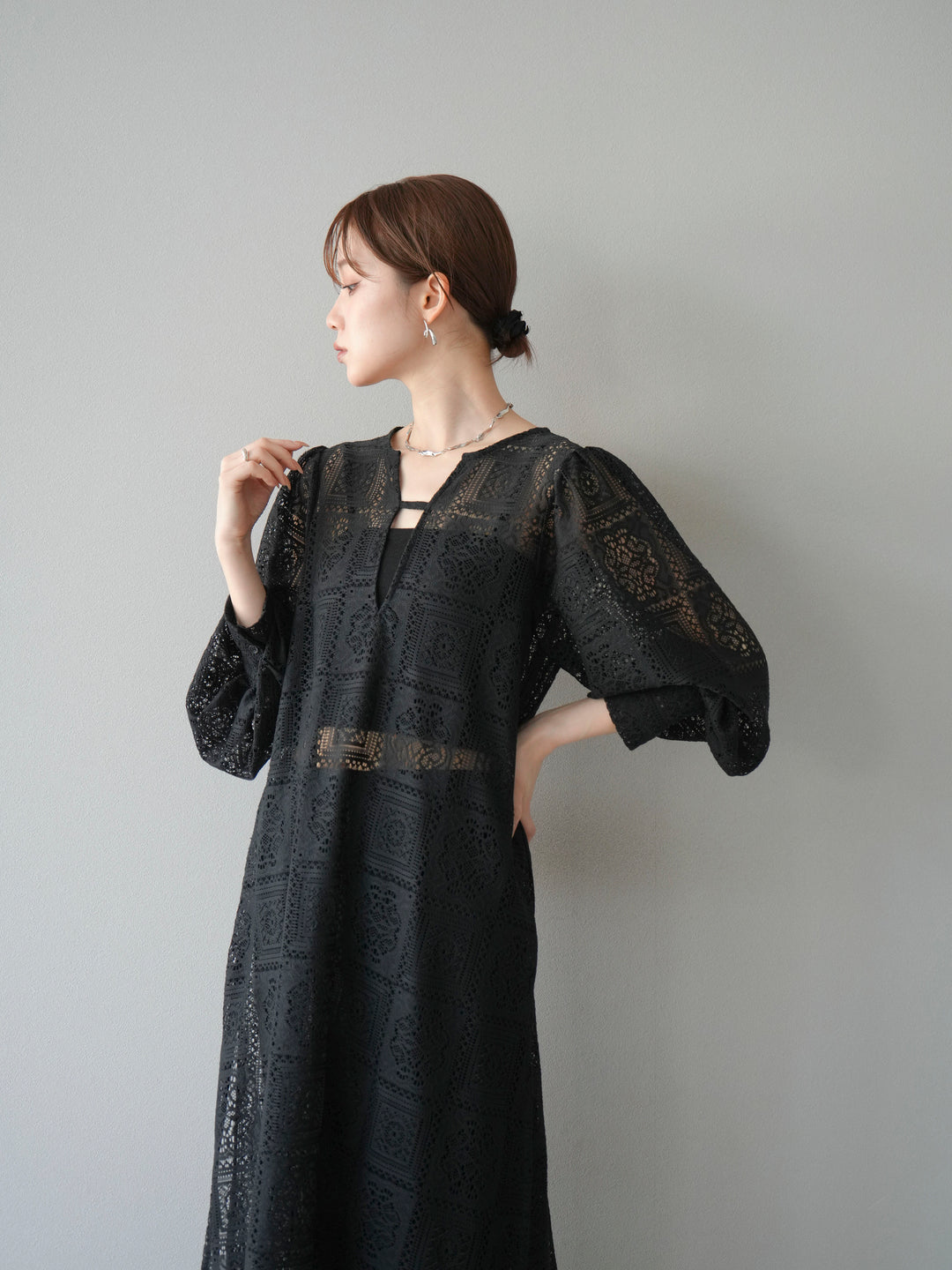 【套裝】塊蕾絲捲袖洋裝+塊蕾絲寬褲（2套）