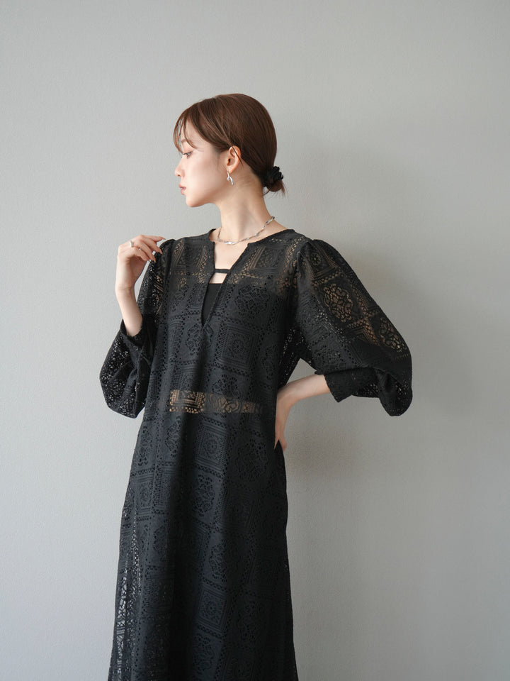 【套裝】塊蕾絲捲袖洋裝+塊蕾絲寬褲（2套）