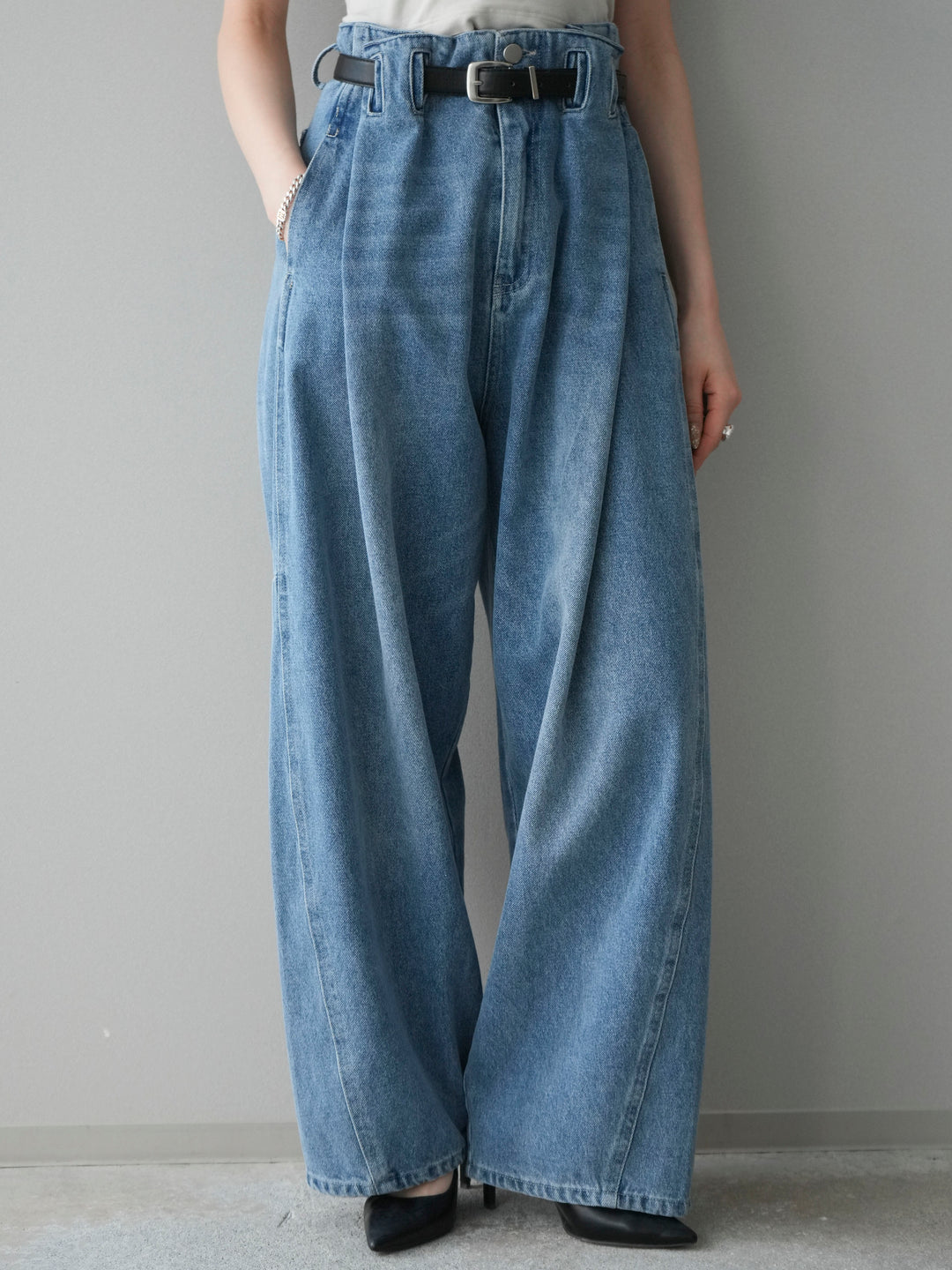 [予約]ハイウエストベルトループデザインデニムパンツ/blue