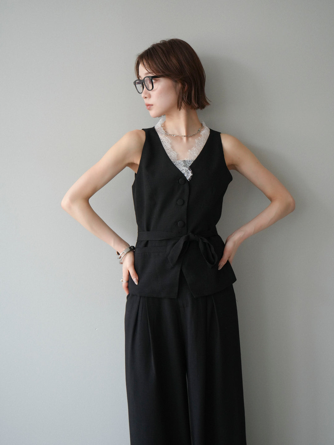 【套裝】蕾絲邊背心和垂褶褲套裝（2 套）