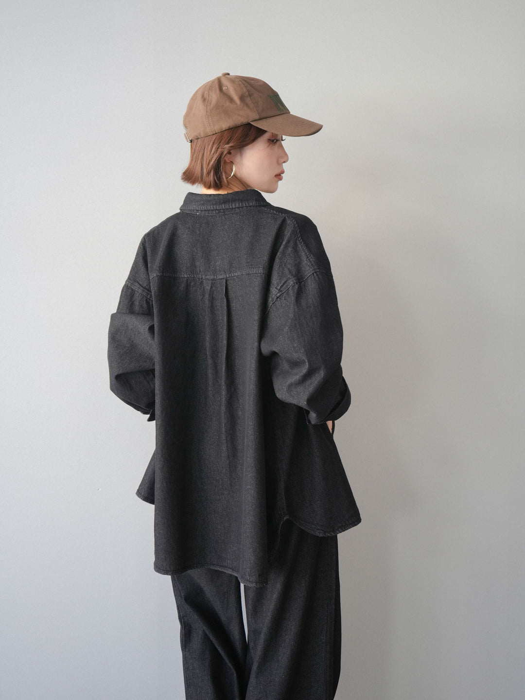 [SET]ポイントレザーオーバーデニムシャツ+ドロストワイドデニムパンツ(2set)