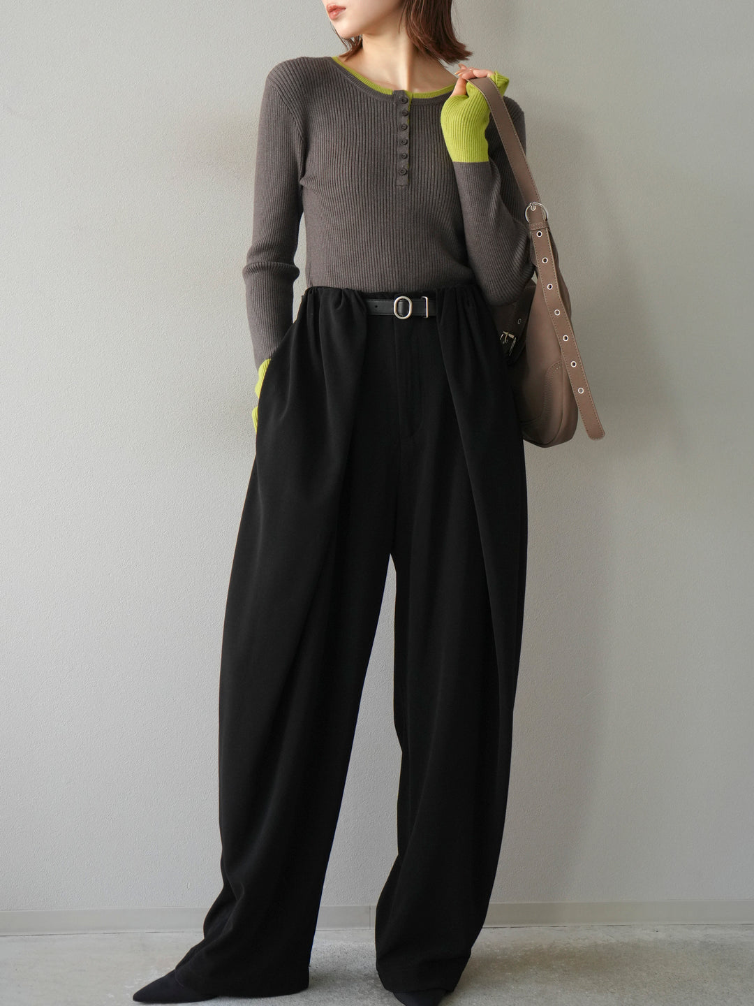 [2]ヘンリーネック配色リブニットトップス/チャコール