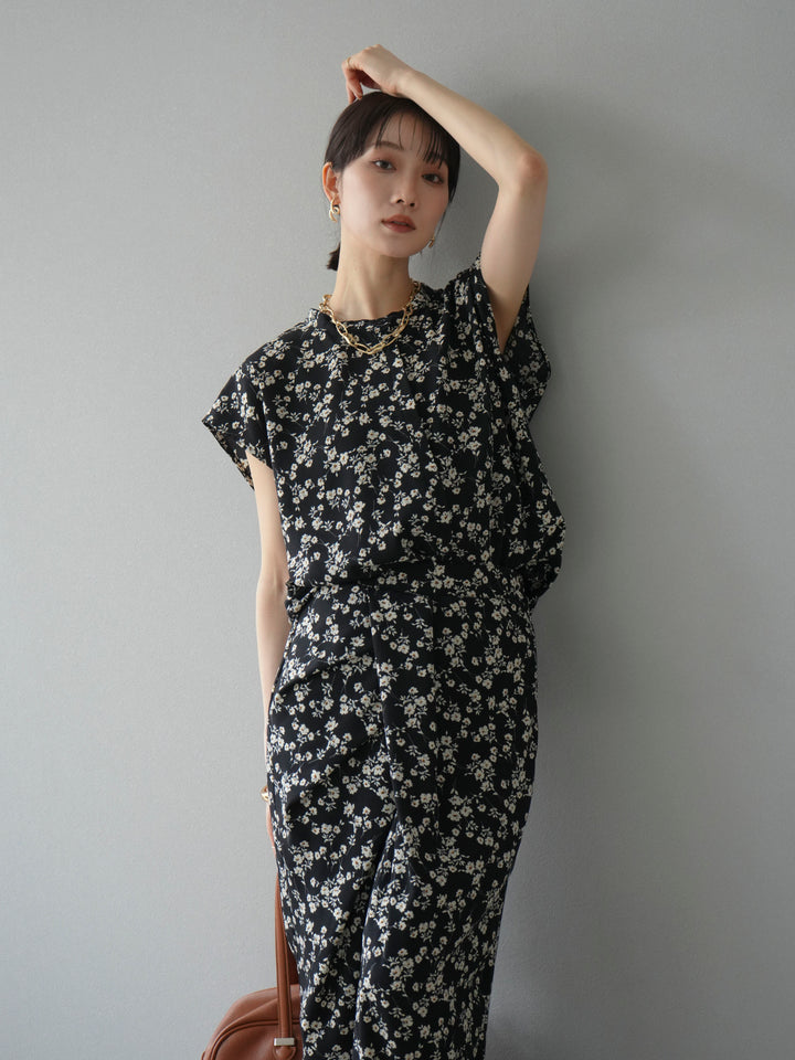 【預購】花朵印花法式袖襯衫/黑色