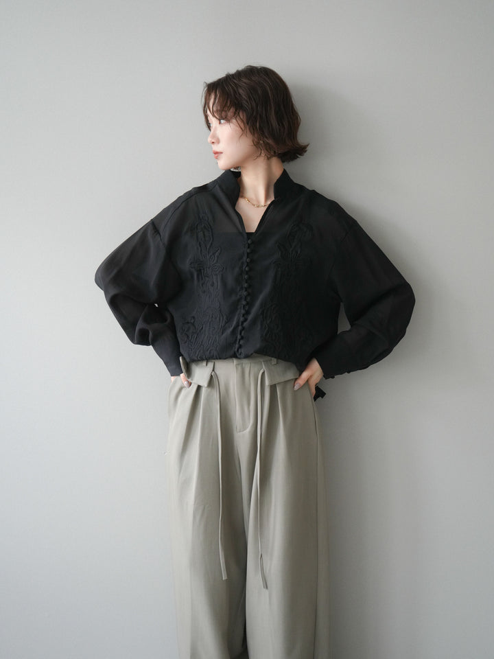 [予約]フロントコードエンブロイダリーブラウス/black