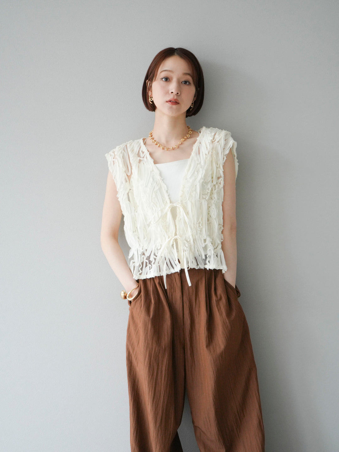 [SET] 提花蕾絲蝴蝶結上衣+麻質下擺迴力寬褲（2件套）