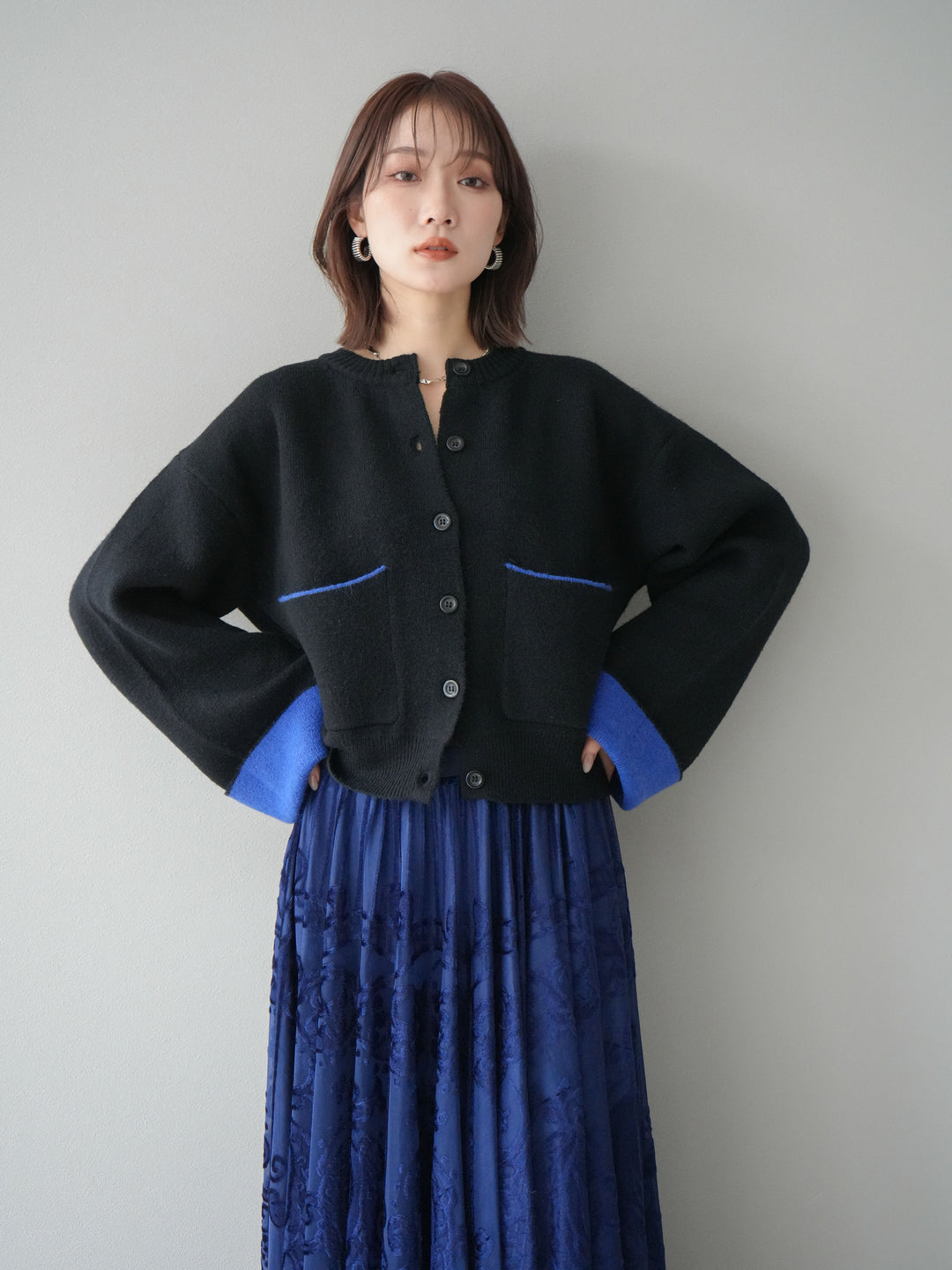 [SET]バイカラーオーバーニットカーディガン+アンティーク柄フロッキーマキシスカート(2set)