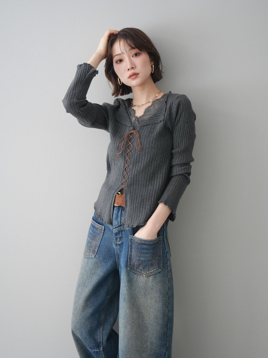 [予約]レースネックレースアップリブニットトップス/gray