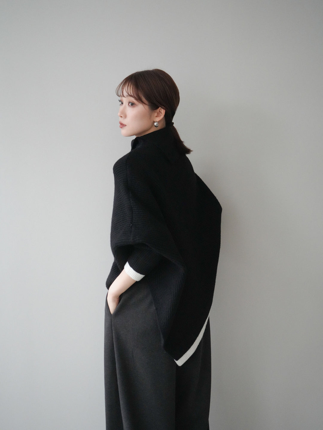 [予約]配色アシンメトリードルマンニットプルオーバー/black