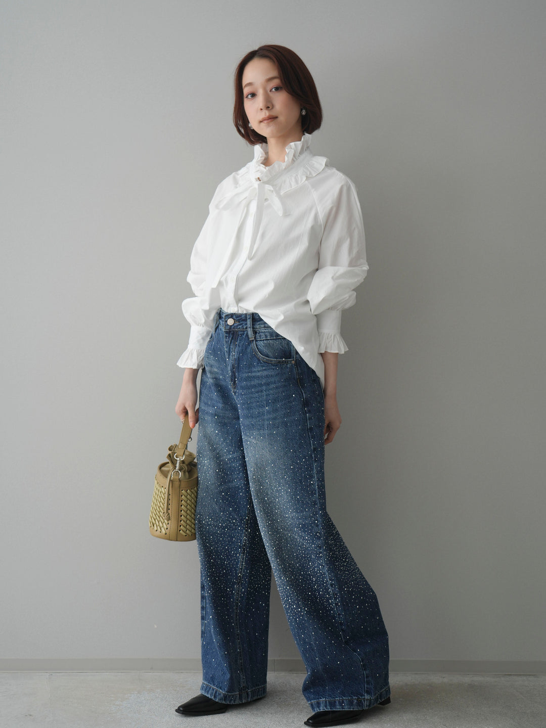 [予約]フリルネックギャザーブラウス/white