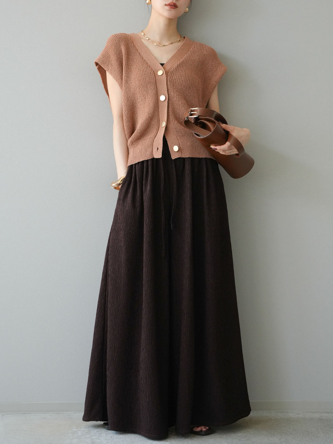 [予約]ゴールドボタンVネックニットカーディガン/ベージュ