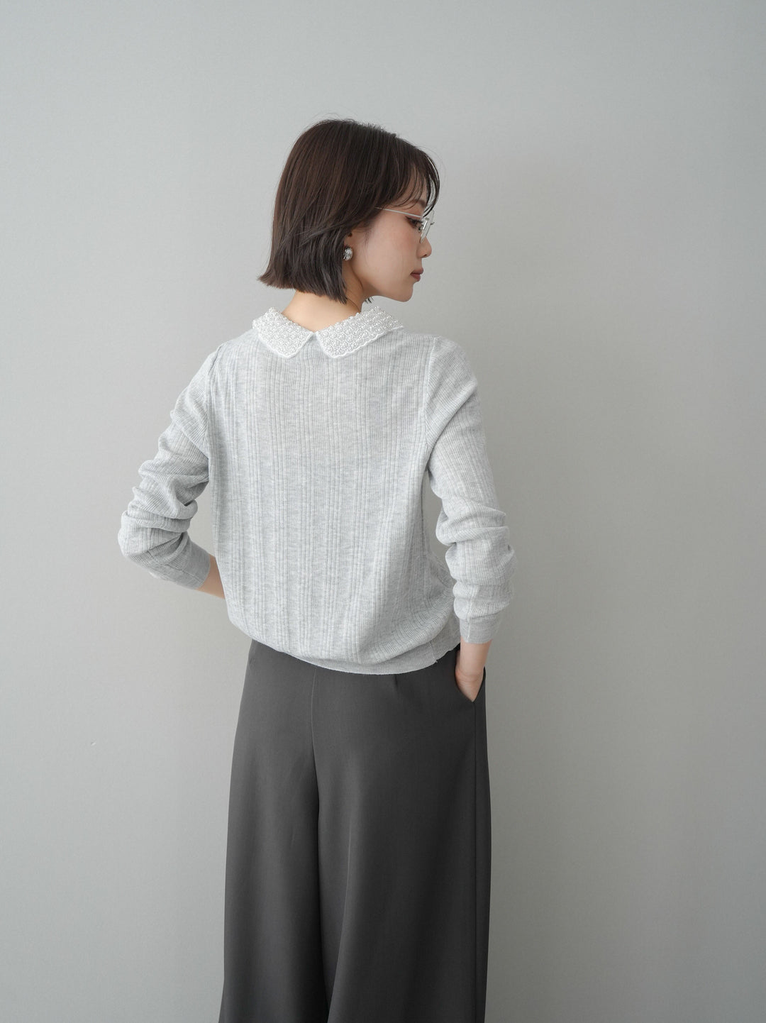 [予約]ビジュー襟パールボタンニットカーディガン/gray