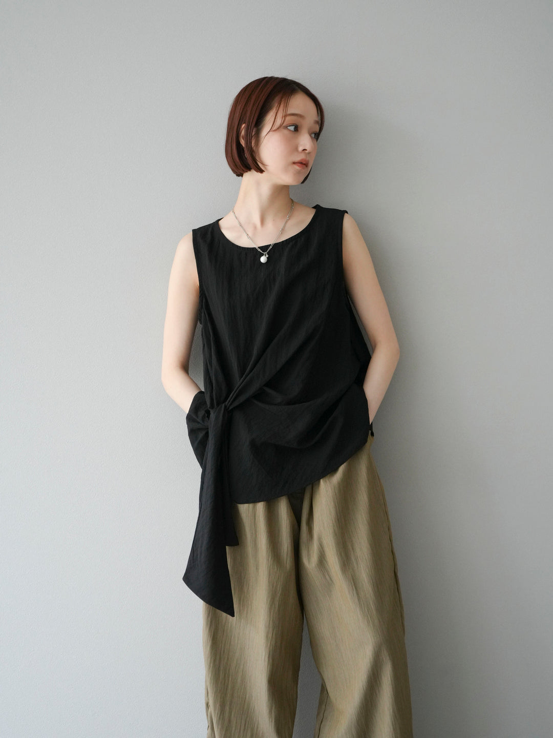 [SET] 前裹式無袖上衣+麻質下擺回型寬褲（2件組）
