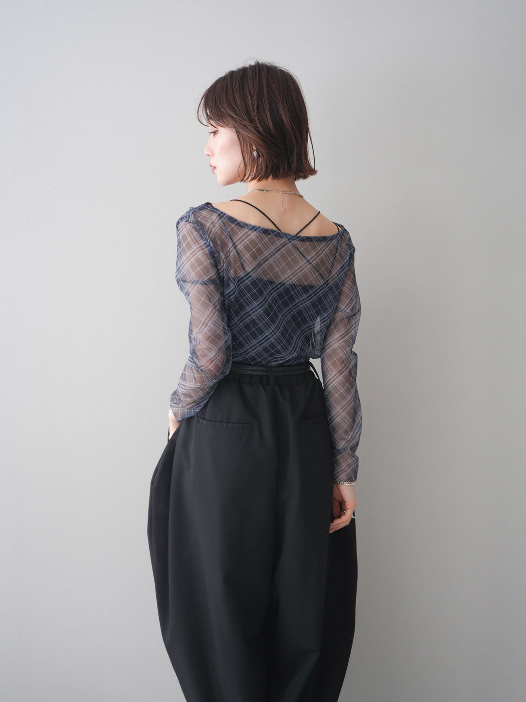 [予約]チュールバイアスチェックプリントタックネックトップス/navy