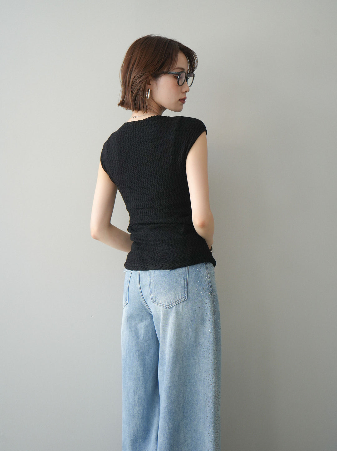 [予約]サイドシャーリングボトルネックノースリーブニットプルオーバー/black