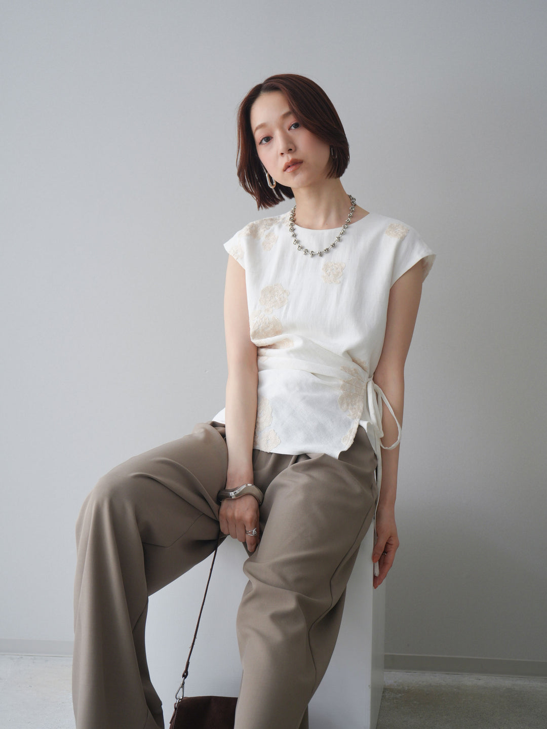 [SET]リネンタッチフラワージャガードトップス+ベルト付キーホルダーモチーフワイドパンツ(2set)