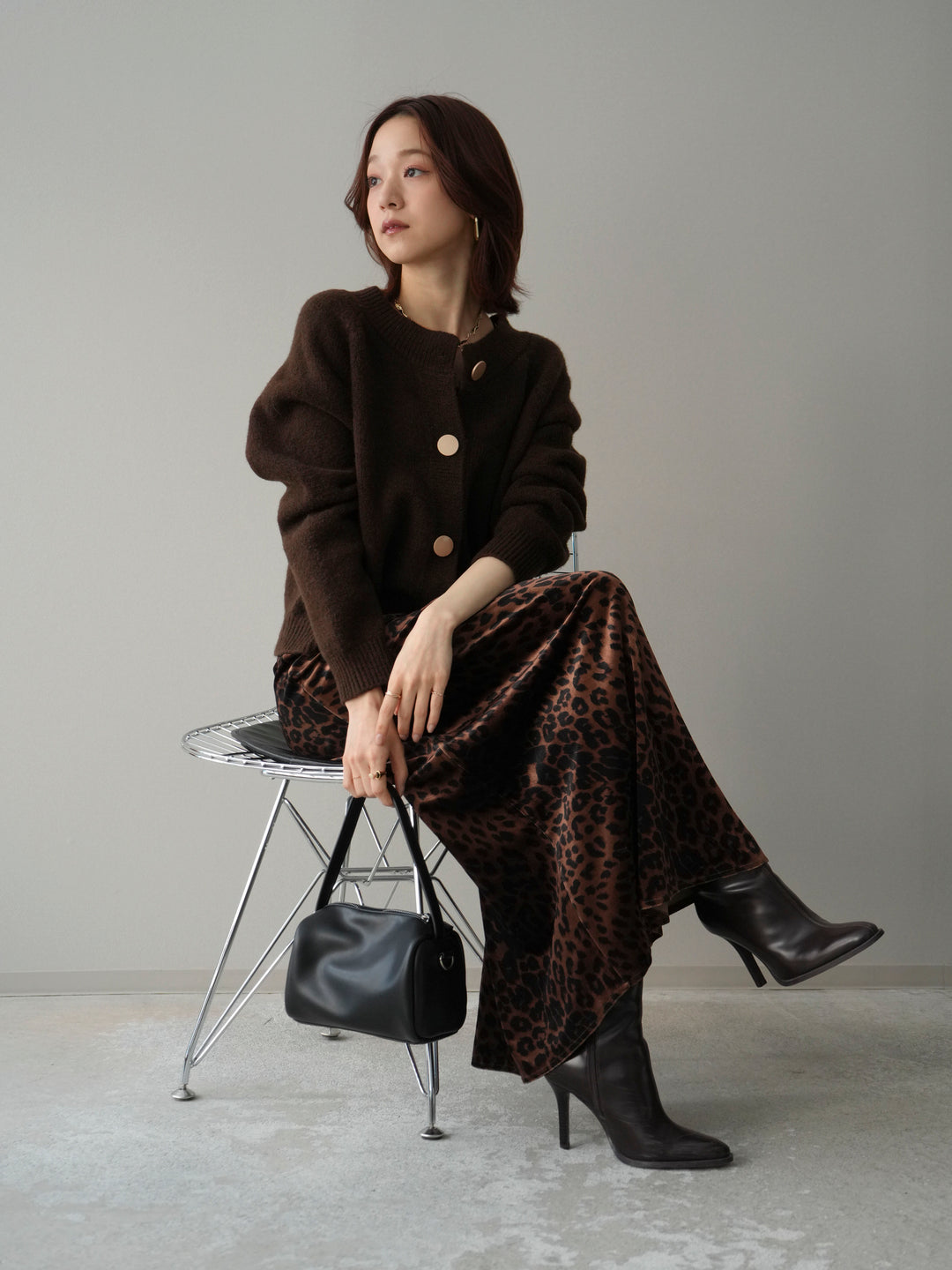 [SET]BIGボタンニットカーディガン+レオパードベロアナロースカート(2set)