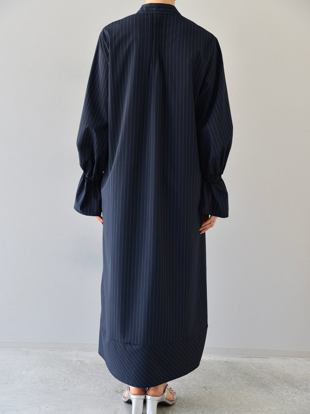 [予約]SUSTAINABLE DESIGN PINTUCK STRIPE SHIRT ONE-PIECE/NAVY