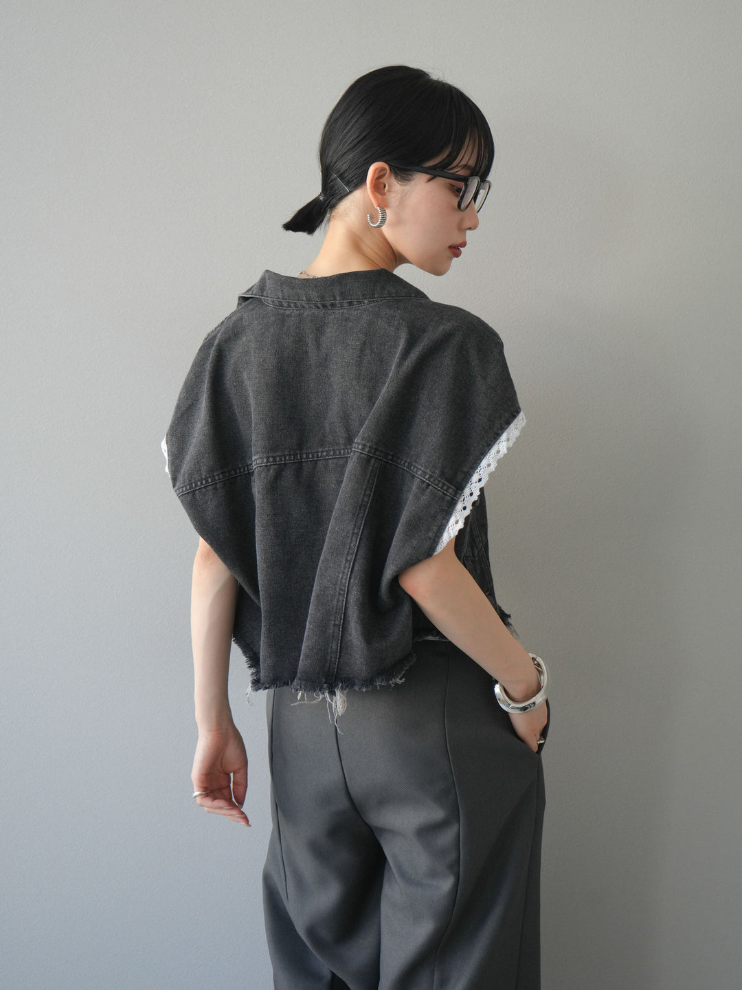[予約]袖レースダメージデニムショートジャケット/ブラック