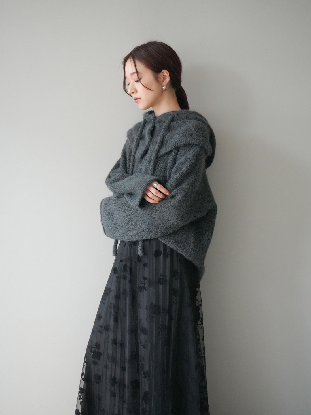 [SET]バラクラバSETニットプルオーバー+フラワーフロッキーチュールプリーツスカート(2set)