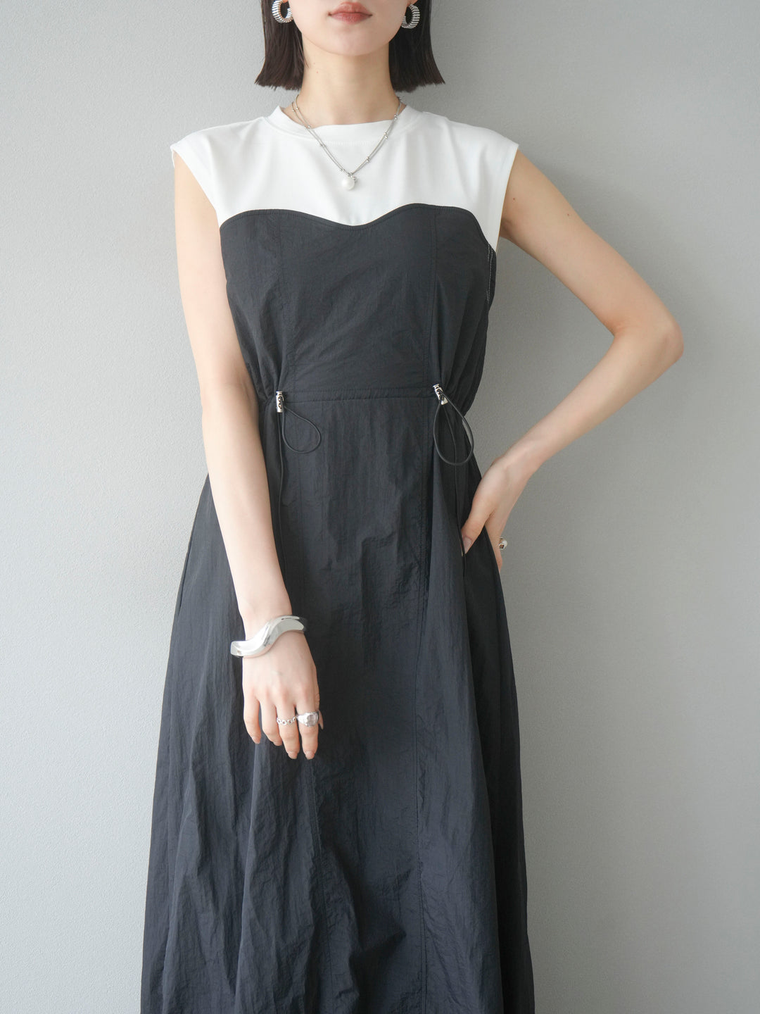 [SET] 剪裁對接尼龍洋裝 + 可選飾品套裝 (2 套)