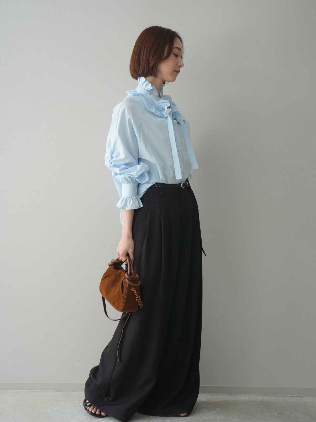 [SET]フリルネックギャザーブラウス+編み込みベルト付タックワイドパンツ(2set)