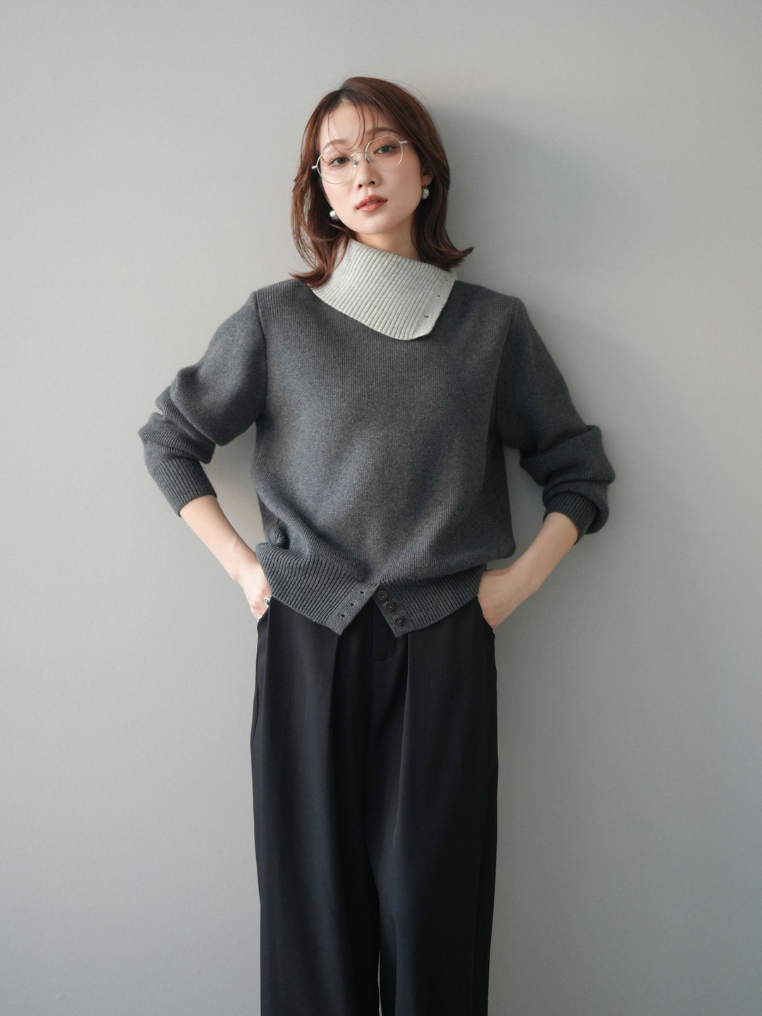 [予約]デザインネックバイカラーニットプルオーバー/charcoal