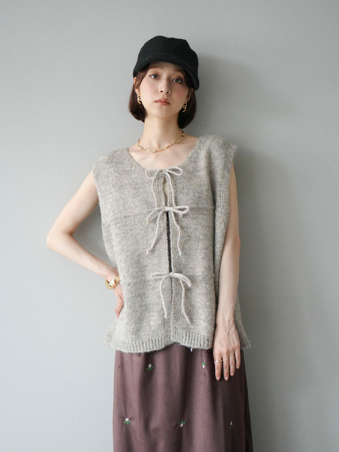 [予約]フロントスリットリボンニットベスト/ベージュ