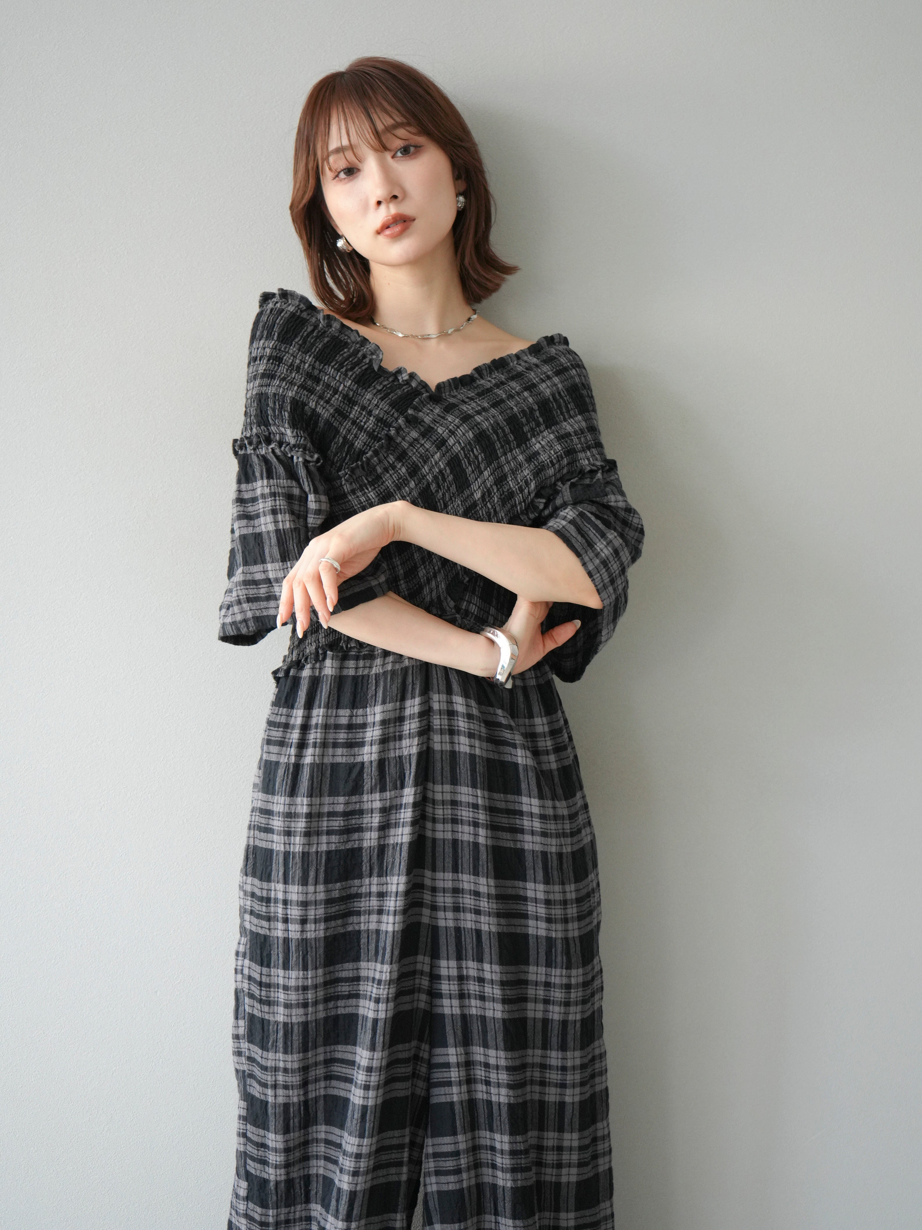 予約]チェック柄ハーフスリーブシャーリングクロスサロペット/ブラック
