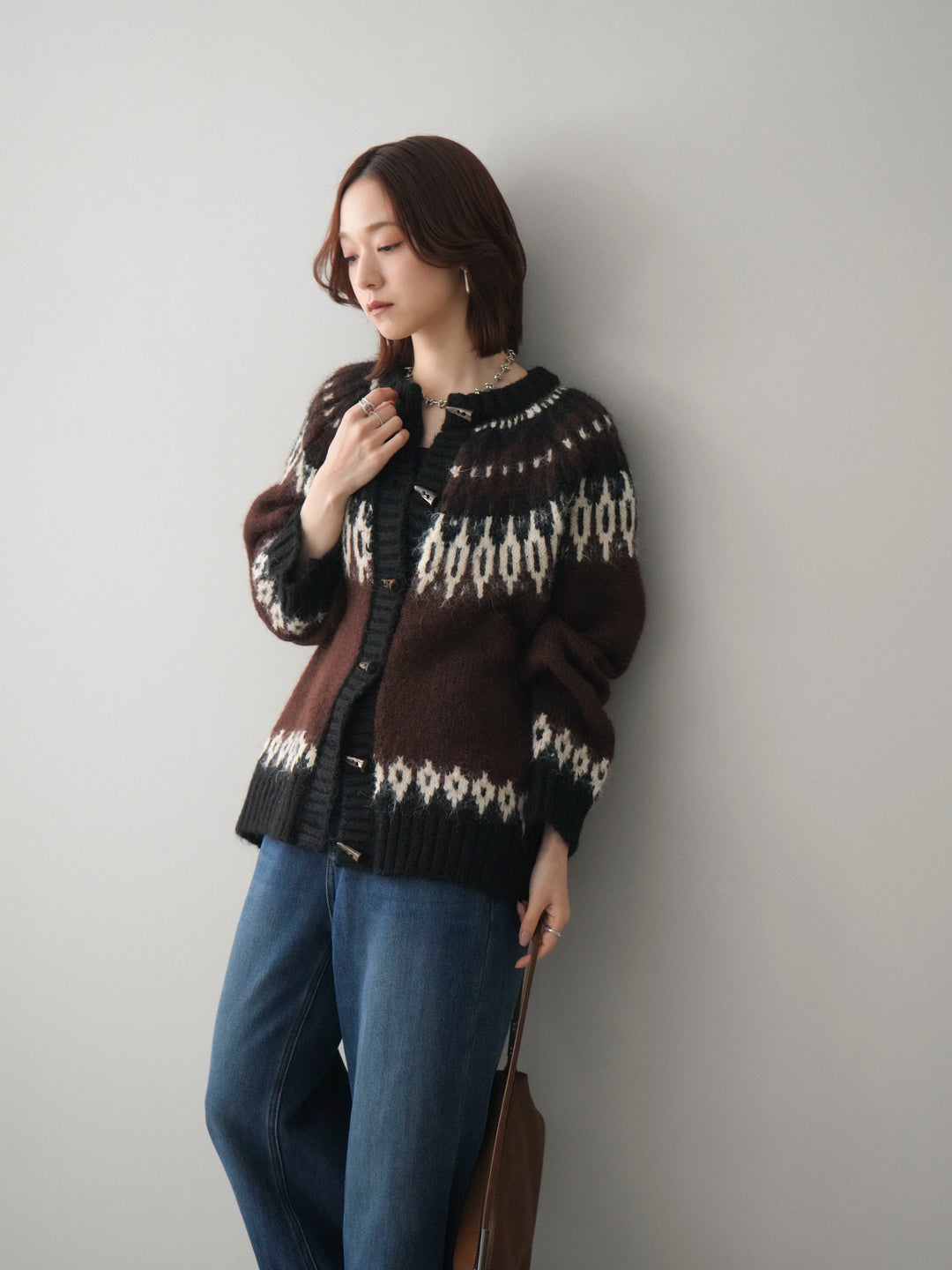 [SET]トグルボタン求心柄ニットカーディガン+裏起毛裾フリンジワイドデニムパンツ(2set)