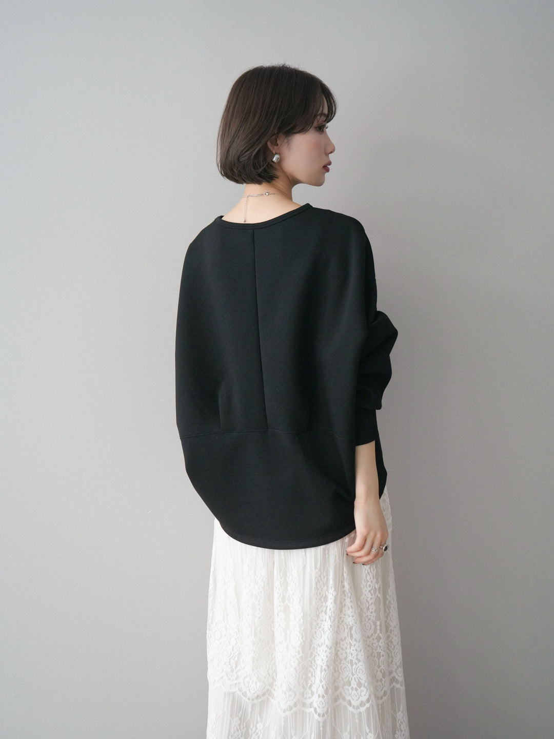 [予約]ライトポンチコクーンプルオーバー/black