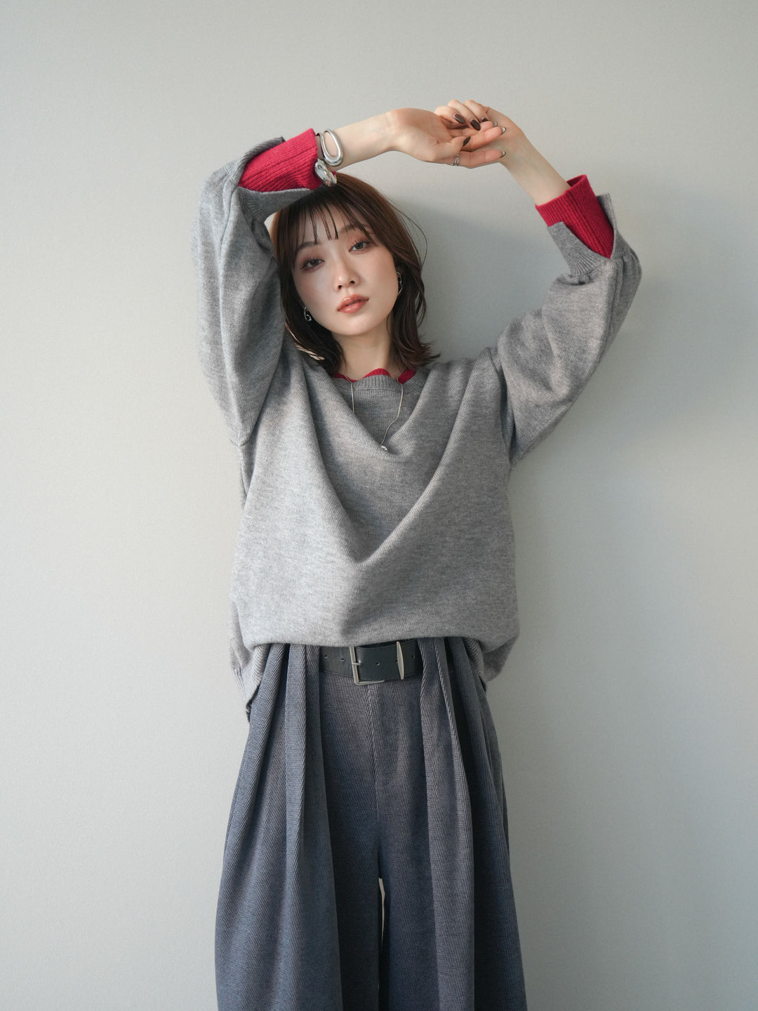 [SET]ヘンリーネック配色レイヤードニットプルオーバー+ベルトデザインループコールテンワイドパンツ(ベルト付き)(2set)