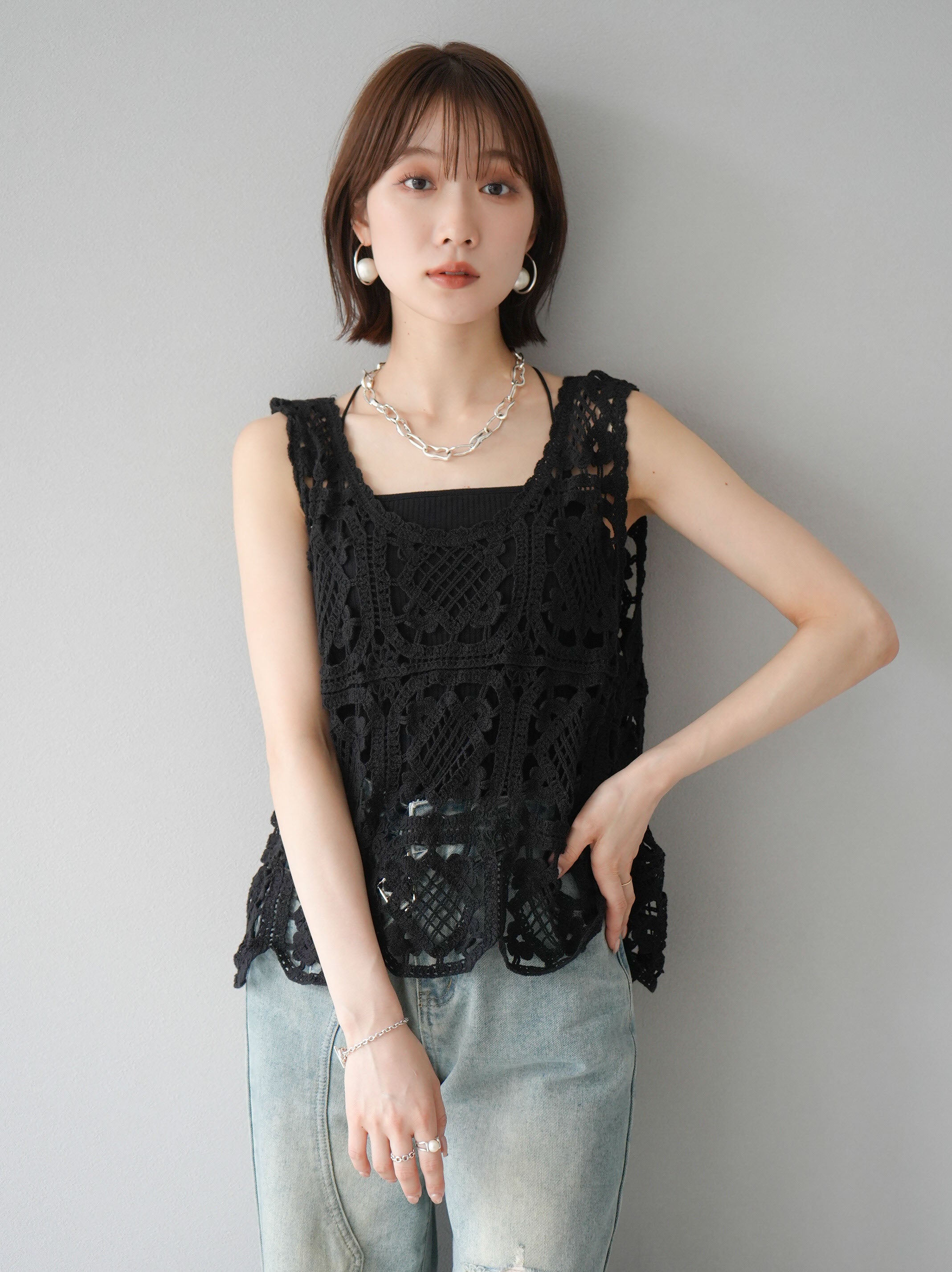 予約]クロシェレースニットタンクトップ/ブラック – Lumier