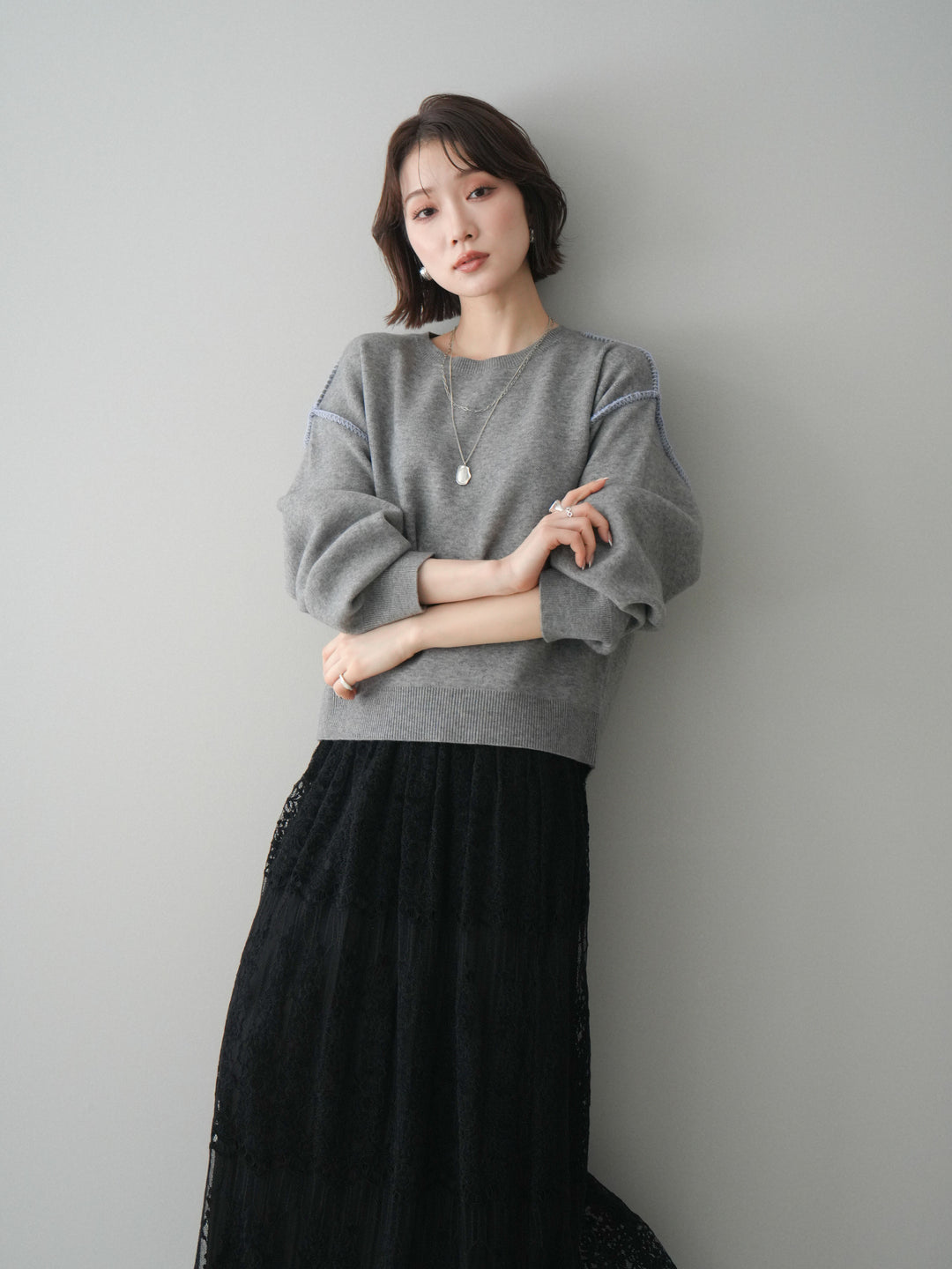 [SET]バックロゴ刺繍配色ステッチニットプルオーバー+選べるアクセセット(2set)