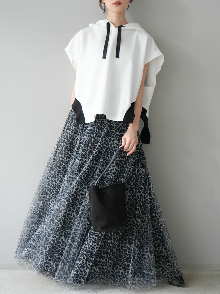 [予約]アシンメトリードルマンバックZIPフーディー/オフホワイト