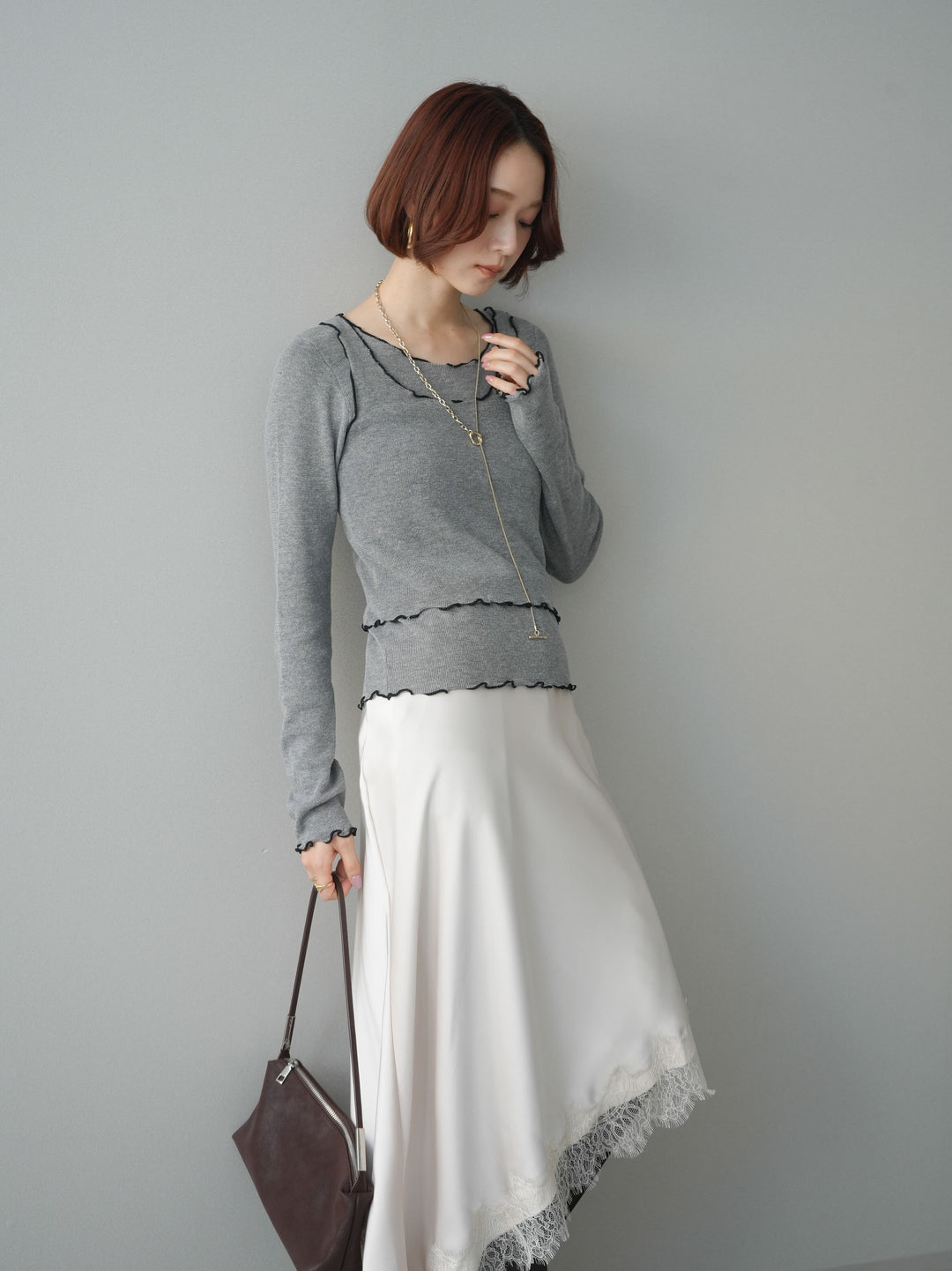 [SET]バイカラーメローアンサンブルシアーニットトップス+センターシームフレアパンツ(2set)