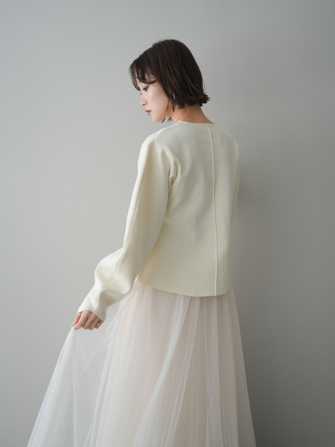 [予約]フロントスリットシルバーボタンニットカーディガン/off