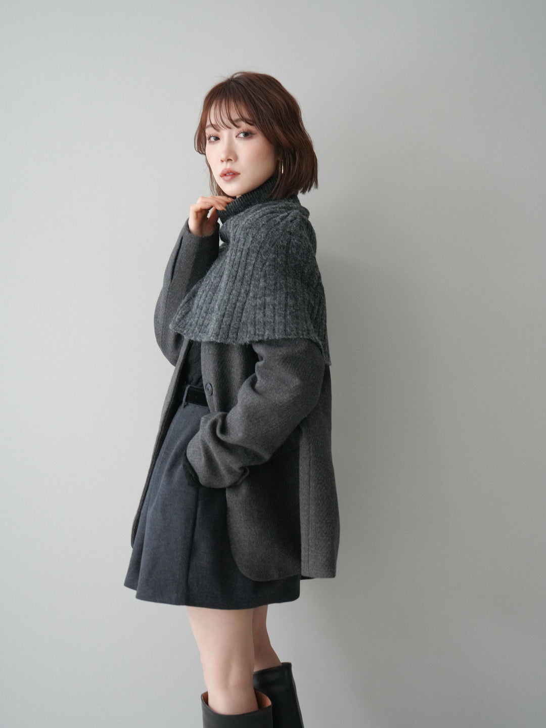 [SET]ケープ付ノーカラージャケット+ベルト付きタックミニスカート(2set)