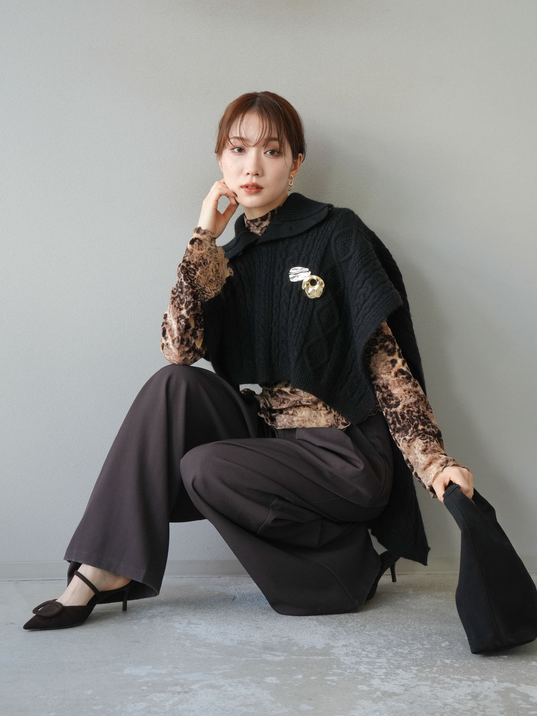 [予約]ケーブル編みニットケープ/ブラック